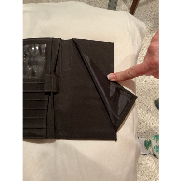 XOXO womans Brown Full Size Wallet - Picture 5 of 12